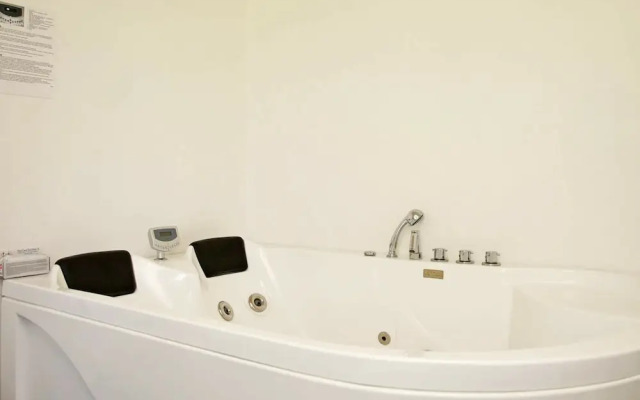 10 Person Holiday Home in Oksbol