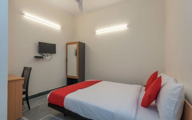 OYO Flagship 45264 Opposite Paryavaran Complex Post Office