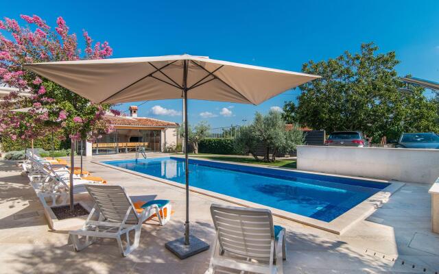 Stunning Villa in Kringa With Swimming Pool