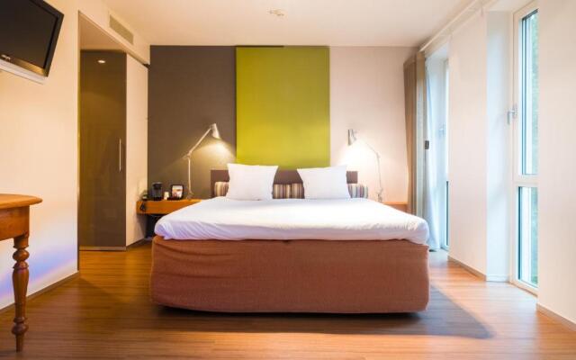 blooming Hotel