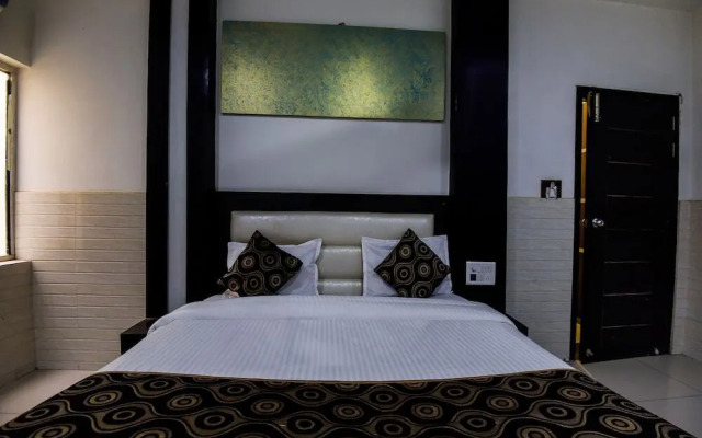 Hotel Alpine Inn by OYO