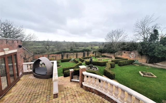 Nuthurst Grange Country House Hotel
