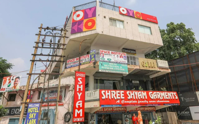 Oyo 32589 Sky Hotel