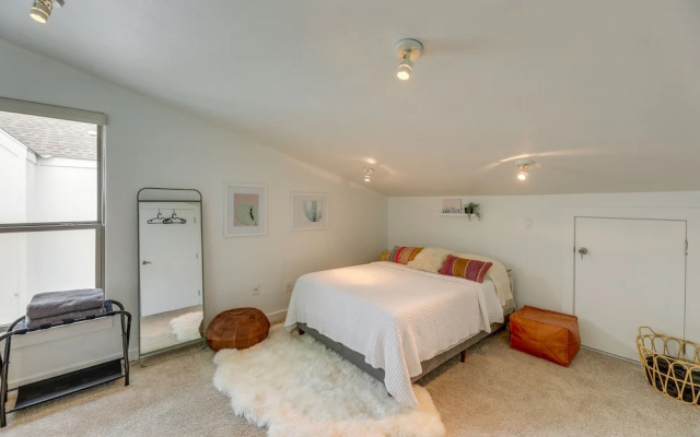 Modern Austin Vacation Rental w/ Covered Patio