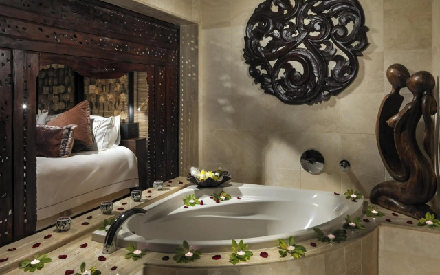 Royal Garden Villas & Spa