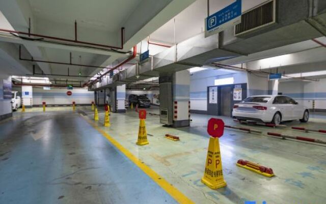 Rujia Business Hotel