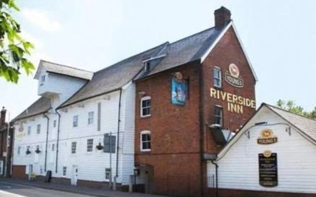Riverside Inn