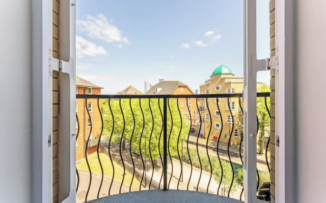 Luxe 1 bed Flat in Canada Water - Free Parking