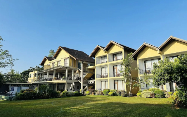 Chari Lake Hotel