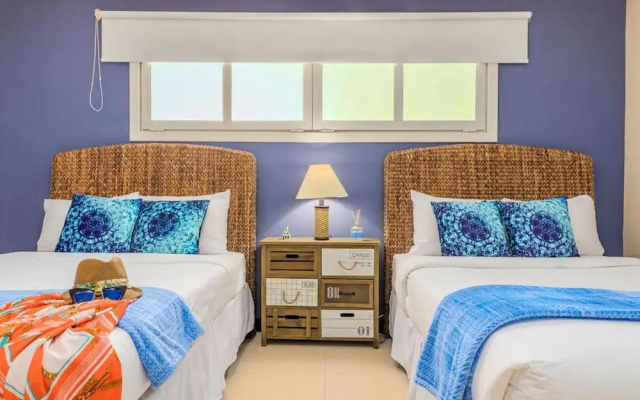 Ocean Front 2BR 2BA w Amazing Beach