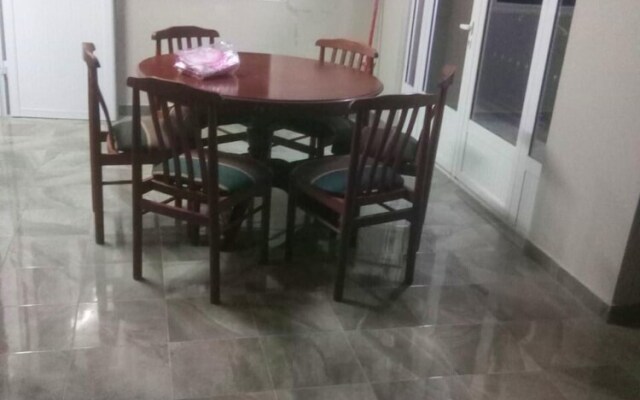 House With 2 Bedrooms in Curepipe, With Enclosed Garden - 20 km From the Beach