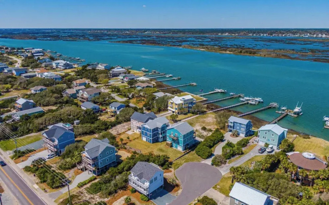 The Channel Marker by Topsail Realty