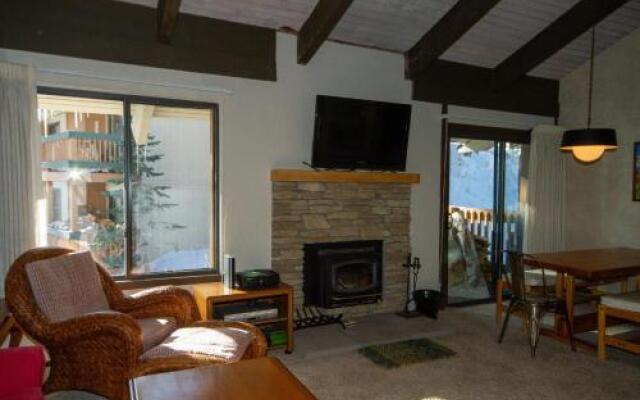 Discovery 4 #160, Loft