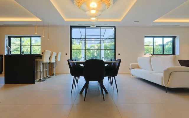 Villa Deva - 5 Bedrooms - Heated Pool