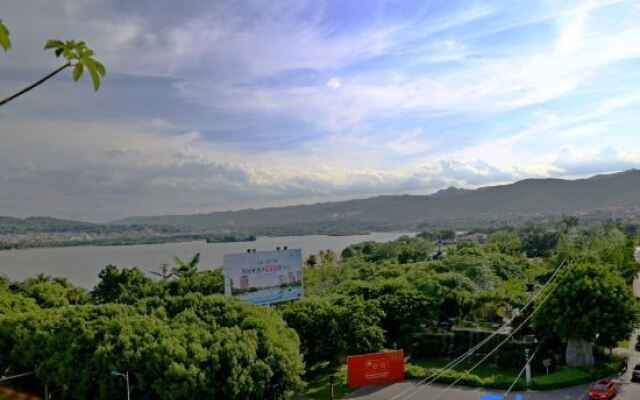 Mile Lake View Baiman Hotel (Wenquan Road Branch)