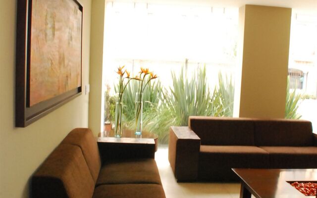 Richmond Suites Hotel