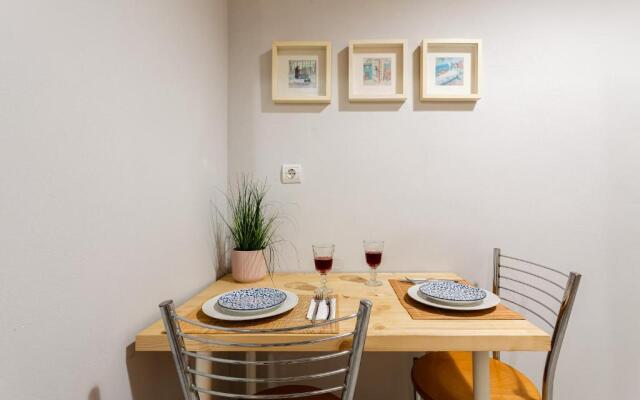 Apartment next to the sea!