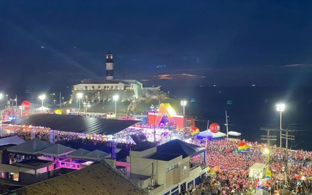 HOSPEDAGEM Vip FAROL da BARRA