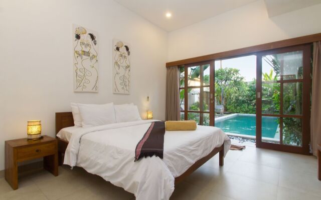 Echo Beach Villa & Apartment