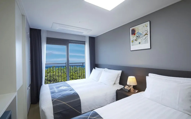Sokcho Chonpines Beach Hotel