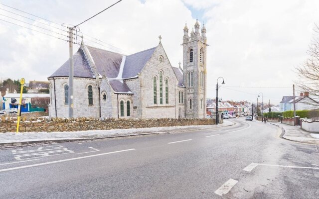 Sweet Inn - Gorgeous Howth I