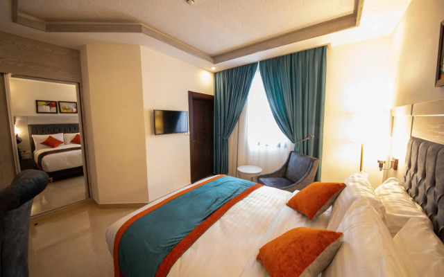 Petra Canyon Hotel