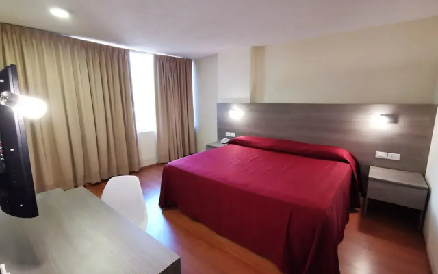 Auténtico Vertical Hotel