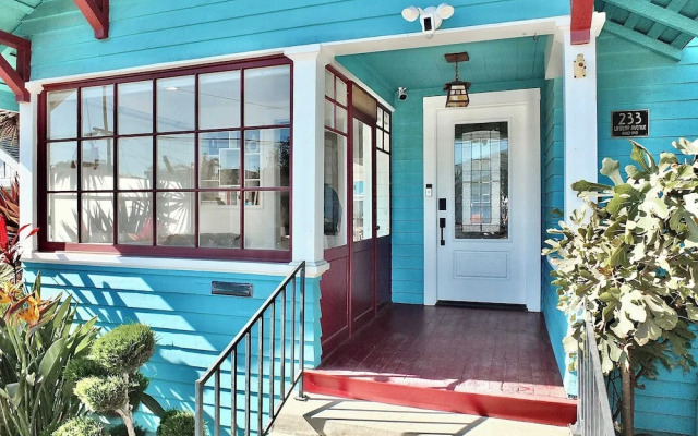 Beach City Craftsman - Walk to Beach