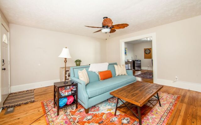 The Broadfoot Bungalow