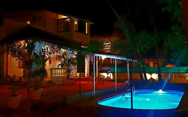 GR Stays WHITE HOUSE 4bhk Private Pool Villa in Calangute