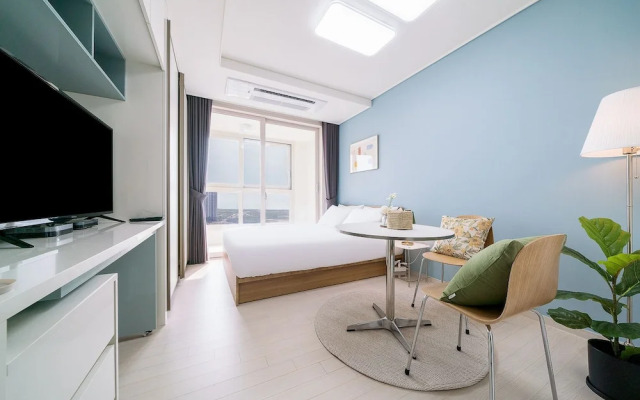 Urbanstay Songdo Moonlight Park