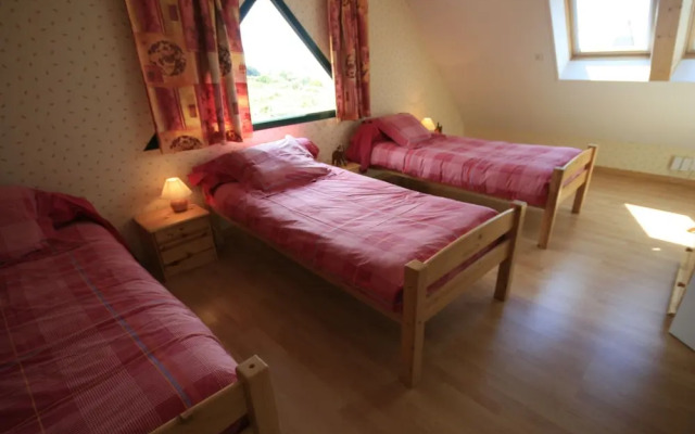 Scenic Villa in Moelan sur mer With Sauna