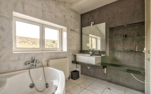 Legrena Beach Villa