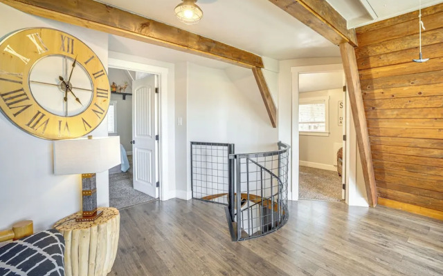 Flagstaff A-frame Cabin w/ Deck & Lovely Views!