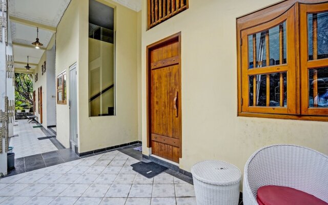 OYO Life 92030 Ef Palm Guest House Family