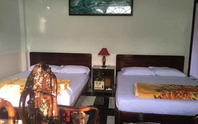 OYO 718 Nu Hoang Hotel