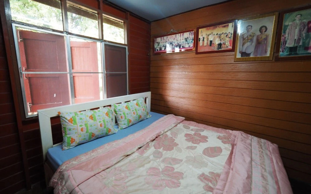 Ram Yai Homestay - Hostel