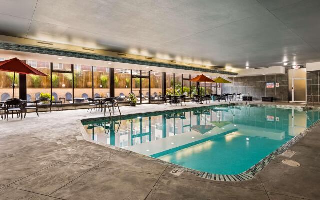 Best Western Plus Milwaukee West