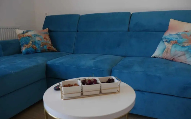 Shadesofblue M & M Sleeps 4 With Pool