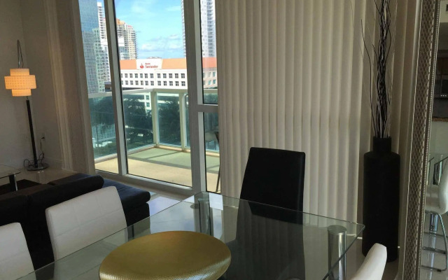 Luxury Suite in One Broadway by Lyx Miami