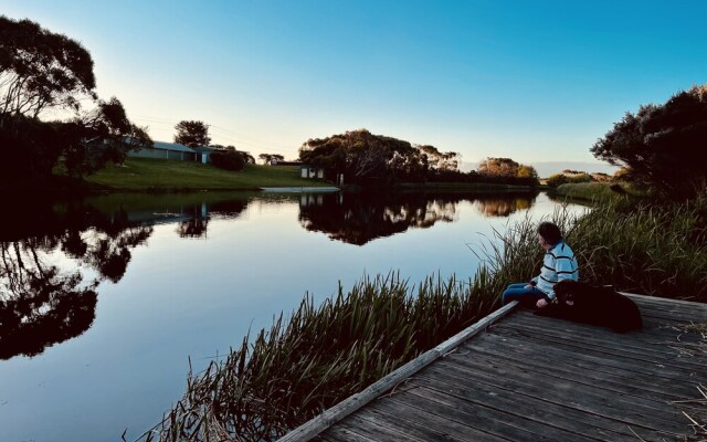 Austral Place 88 via Merri River