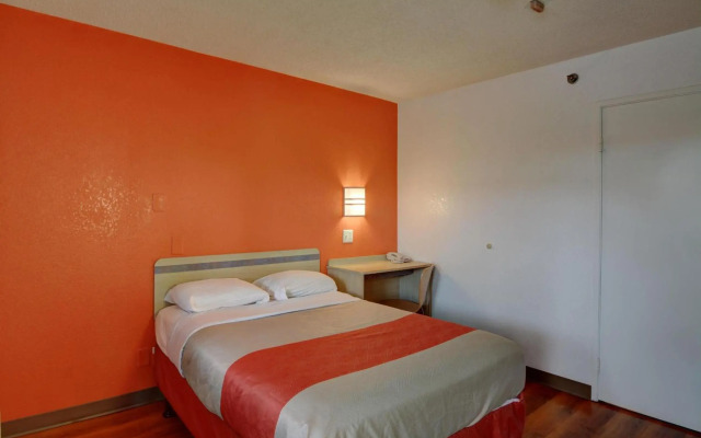 Motel 6 Wethersfield, CT - Hartford