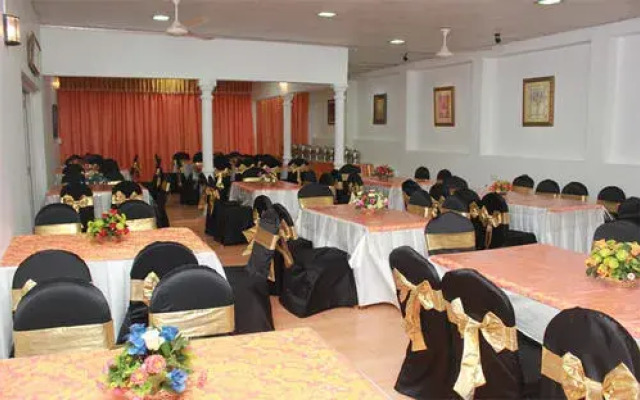 Capital O 229 Jkab Park Hotel