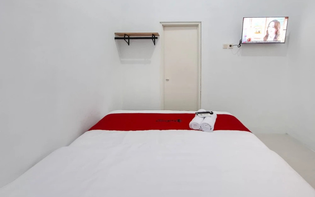 Reddoorz Syariah Near Alun Alun Kudus – Guest Rooms – Kudus