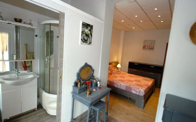 Holiday Home Near the Historic Center of Avignon