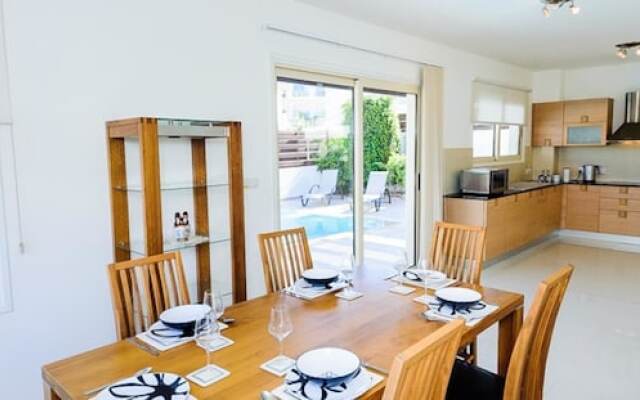 Rent Private Villa 015