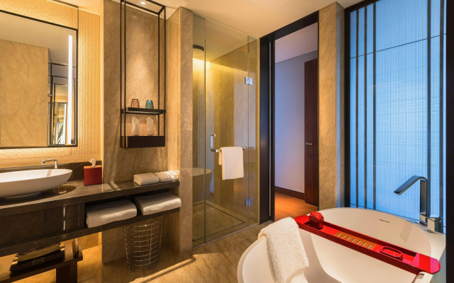 HUALUXE Beijing Xinan by IHG