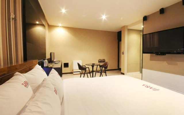 Zara Hotel