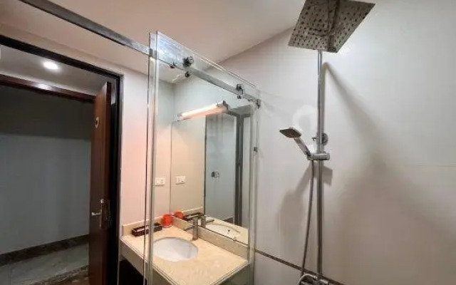 4M2 Hotel