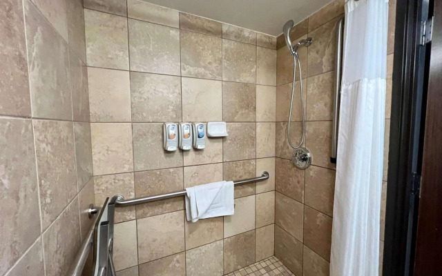 Salt Lake Plaza Hotel SureStay Collection by Best Western